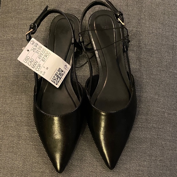 H&M Black Flats Sleek Pointed Toe Slip-On NWT - Picture 1 of 3